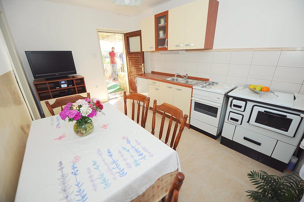 Apartment Karla Jadrtovac Rum bild